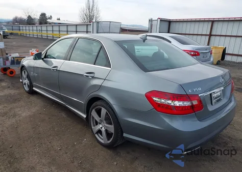 2011 Mercedes-Benz E 350 z USA, uszkodzony, nr VIN WDDHF5GB2BA287303